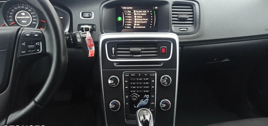 Volvo V60 cena 39900 przebieg: 270000, rok produkcji 2017 z Świebodzin małe 277